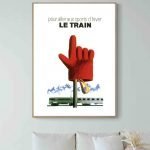 Affiche vintage avec main en gant rouge et train pour hiver.