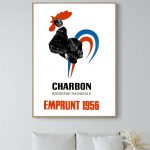 Affiche vintage Charbon 1956 avec coq stylisé et logo tricolore.