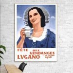 Affiche vintage représentant une femme souriante tenant une tasse, promotion d'une fête locale à Lug.