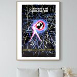 Affiche vintage sur l'énergie nucléaire avec illustration artistique.