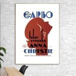 Affiche vintage du Moulin Rouge avec silhouette de danseuse et typographie artistique.