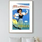 Affiche vintage Suisse Jungfrau, illustration colorée d'une femme en costume traditionnel avec monta.