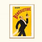 Affiche vintage Benedictine, illustration d'un homme en costume noir tenant une bouteille de liqueur.