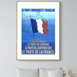 Affiche vintage du Parti Communiste Français avec drapeau tricolore et message politique.