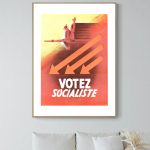 Affiche vintage politique avec femme et flèches rouges.