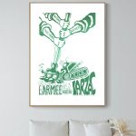 Affiche vintage illustrant la lutte des classes avec des mains tenant une pelle et un tank, symbolis.