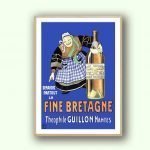 Affiche vintage de la Bretagne avec une femme en costume traditionnel et une bouteille de cidre.