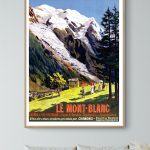 Affiche vintage du Mont Blanc avec paysage alpin et sommet enneigé.