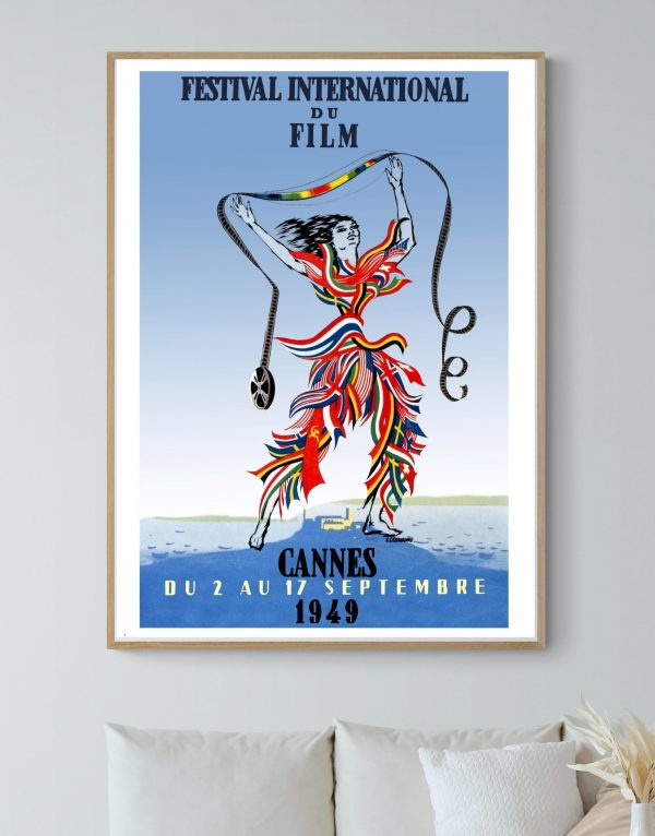 Affiche vintage du Festival de Cannes 1949, illustrant une femme avec un ruban coloré, évoquant l'él.