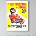 Affiche vintage du rallye de l'Armagnac 1957 avec voiture de course rouge.