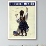 Affiche vintage Chocolat Menier avec une jeune fille écrivant au tableau.