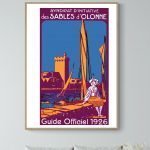 Affiche vintage Sables d'Olonne 1926, guide officiel avec scène maritime et voiliers.