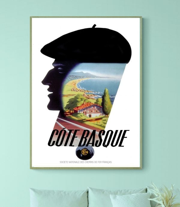 Affiche vintage de la Côte Basque avec silhouette et paysage côtier.