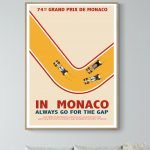 Affiche vintage du 74e Grand Prix de Monaco avec voitures de course sur circuit.