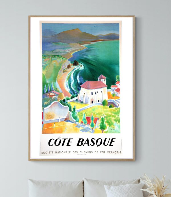 Affiche vintage Côte Basque avec paysages côtiers et montagnes, idéale pour décoration murale.