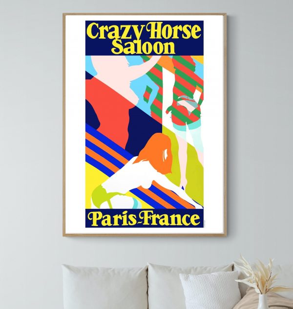 Affiche vintage du Crazy Horse Saloon à Paris, France, avec design coloré et artistique.