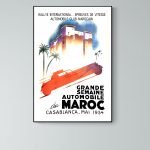 Affiche vintage du Grand Prix Comminges 1947 à Saint Gaudens, avec voiture de course et décor maroca.