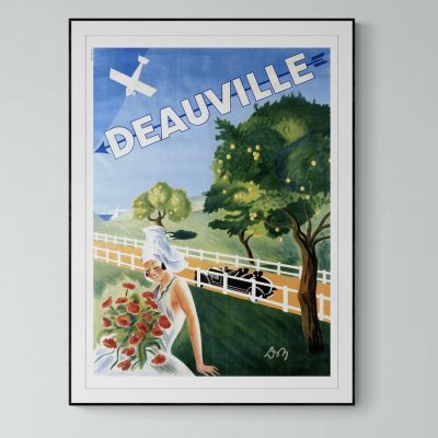 Affiche vintage Deauville avec paysage côtier et avion dans le ciel.
