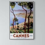 Affiche vintage de Cannes, Côte d'Azur, représentant la plage et la mer en été et hiver.