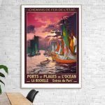 Affiche vintage de La Rochelle, illustrant l'entrée du port avec des voiliers colorés au coucher du.