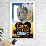Affiche vintage du Festival de Cannes 1953, mettant en avant une sculpture classique et une scène de.
