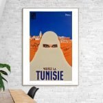 Affiche vintage invitant à découvrir la Tunisie avec un design rétro et couleurs vives. Parfaite pou.