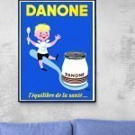 Affiche vintage Danone avec un enfant et un pot de yaourt, style rétro.