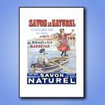 Affiche vintage pour savon naturel avec scène maritime et femme en robe rouge.