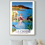 Affiche vintage Agde sur Mer, décoration murale rétro avec scène balnéaire et plage.