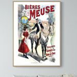 Affiche vintage pour la bière de Meuse, mettant en scène un couple élégant à cheval, évoquant l'époq.