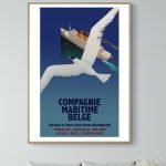 Affiche vintage représentant un paquebot traversant l'océan avec un oiseau en vol, évoquant l'extrêm.