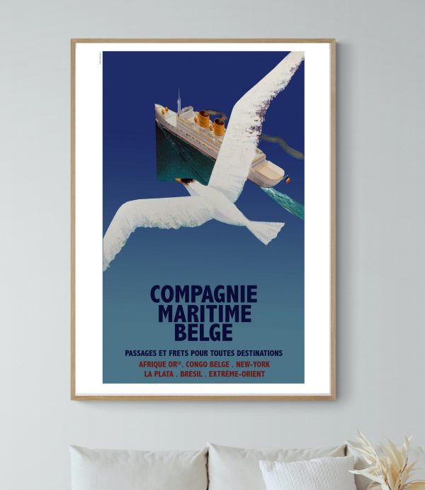 Affiche vintage représentant un paquebot traversant l'océan avec un oiseau en vol, évoquant l'extrêm.