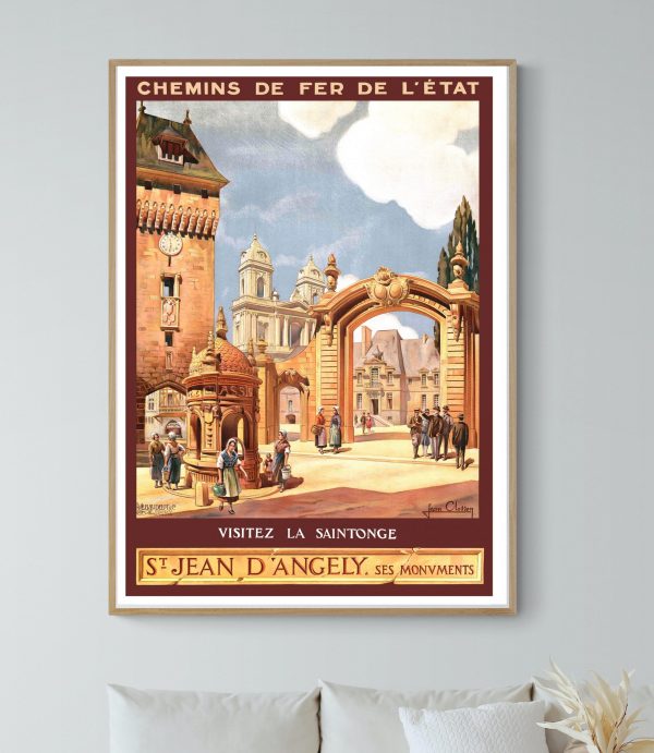 Balade dans une ville historique avec monument ancien et passants.