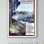 Affiche vintage du Carnaval de Nice 1975, illustrant une scène festive avec une femme assise près d’.