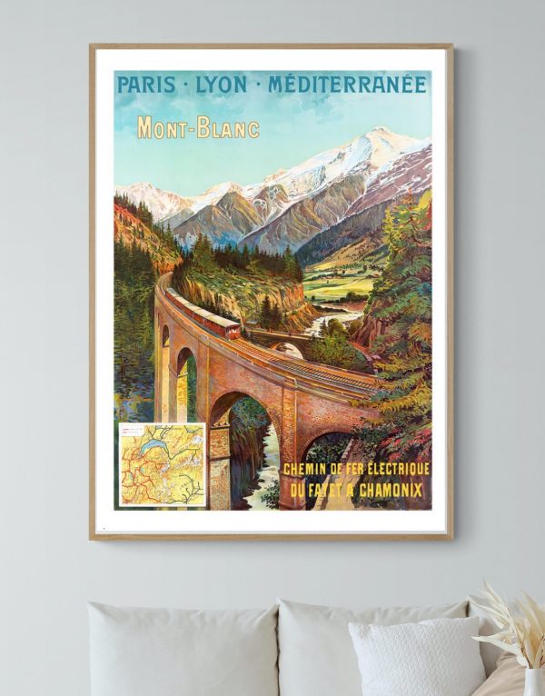 Affiche vintage du Mont-Blanc, avec montagnes enneigées et train sur un pont, évoquant le voyage et.