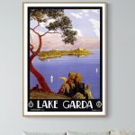 Affiche vintage du lac de Garde avec paysage et montagnes.