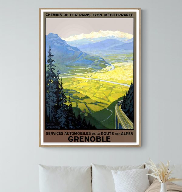 Panneau publicitaire vintage pour la route des Alpes, Grenoble, France.