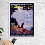 Affiche vintage de la Route des Alpes, illustrant le parcours entre la mer et la montagne.