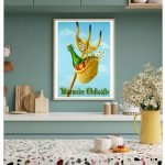 Affiche vintage avec une bouteille de bière dans un panier, style rétro, décoration murale originale.