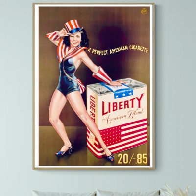 Affiche vintage Liberty Cigarettes avec une femme en costume américain.