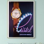 Montre vintage avec bracelet en cuir marron, affichage élégant.