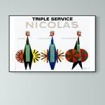 Affiche vintage de style artistique avec trois oiseaux colorés, représentant le service triple Nicol.