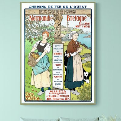 Affiche vintage de voyage en Normandie et Bretagne avec guide et réduction.