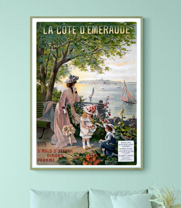 Affiche vintage représentant la côte d'Émeraude avec famille profitant du paysage maritime.