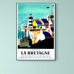Affiche vintage de Bretagne avec phare, plages et maisons colorées.