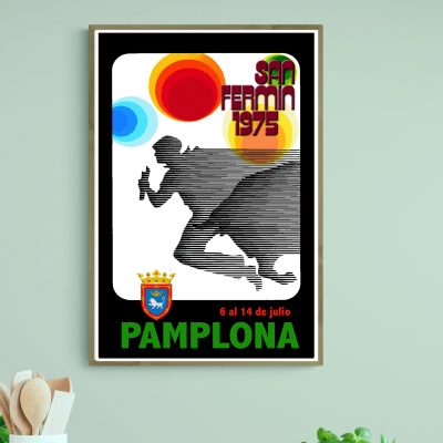 Affiche vintage de la Feria de Pamplona 1975, avec un taureau et un coureur.
