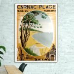 Affiche vintage de Carnac-Plage, plage bretonne avec arbres et mer.