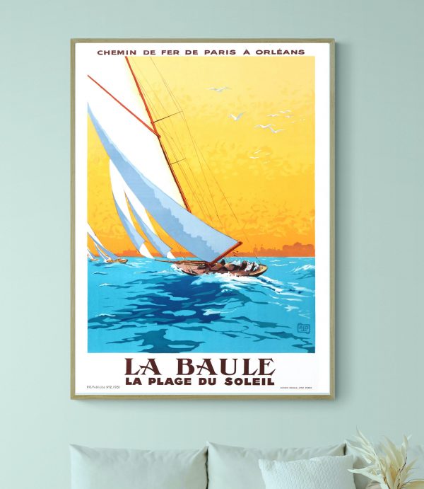 Affiche vintage de la côte des Légendes à Brest, avec voilier naviguant au coucher du soleil.