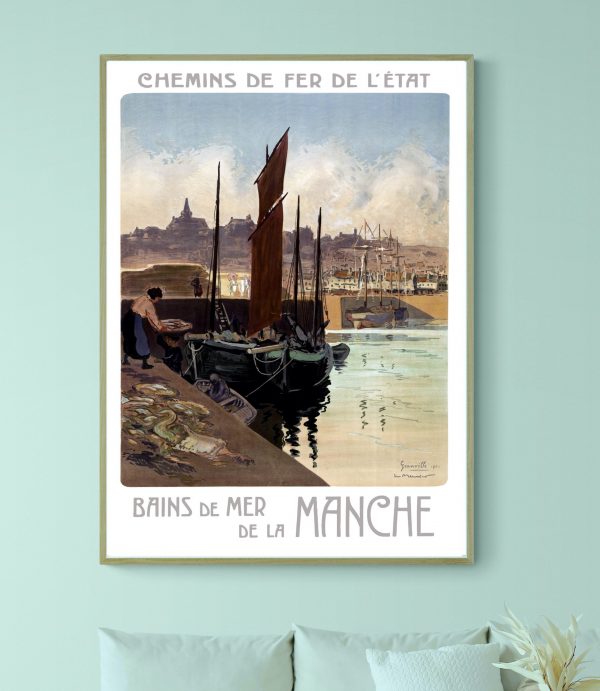 Affiche vintage de bateau à quai avec vue sur la mer et la ville en arrière-plan.
