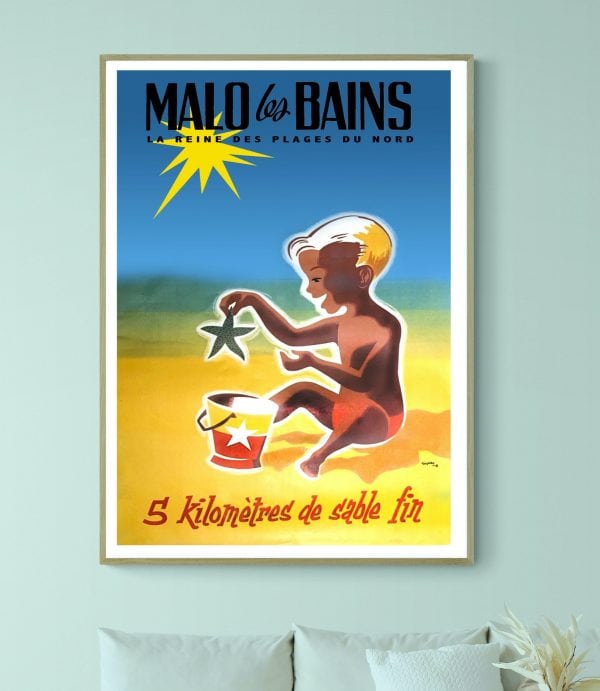 Balade rétro sur la plage avec affiche vintage Malou les Bains.